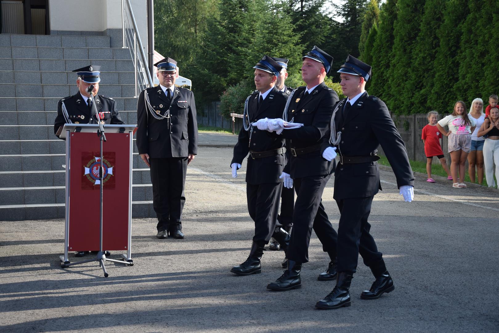 Zdjęcie przedstawia fragment uroczystości 100 lecia OSP Toporowice