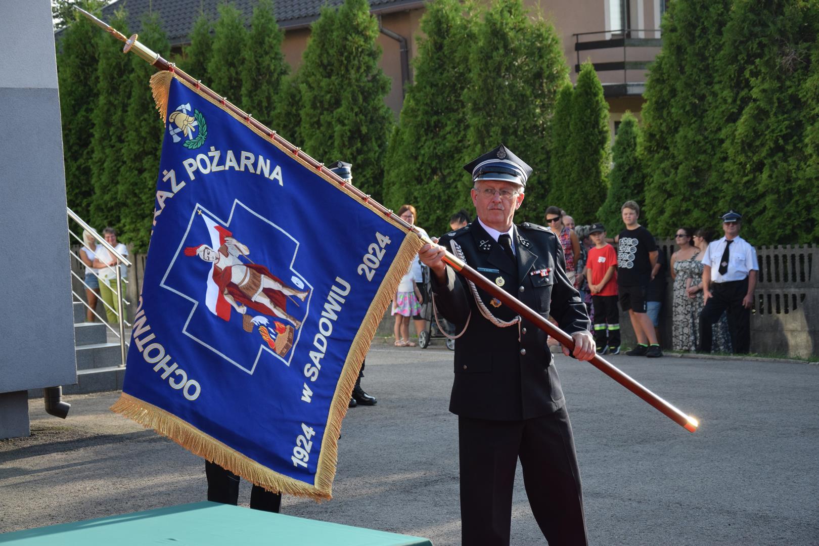 Zdjęcie przedstawia fragment uroczystości 100 lecia OSP Toporowice