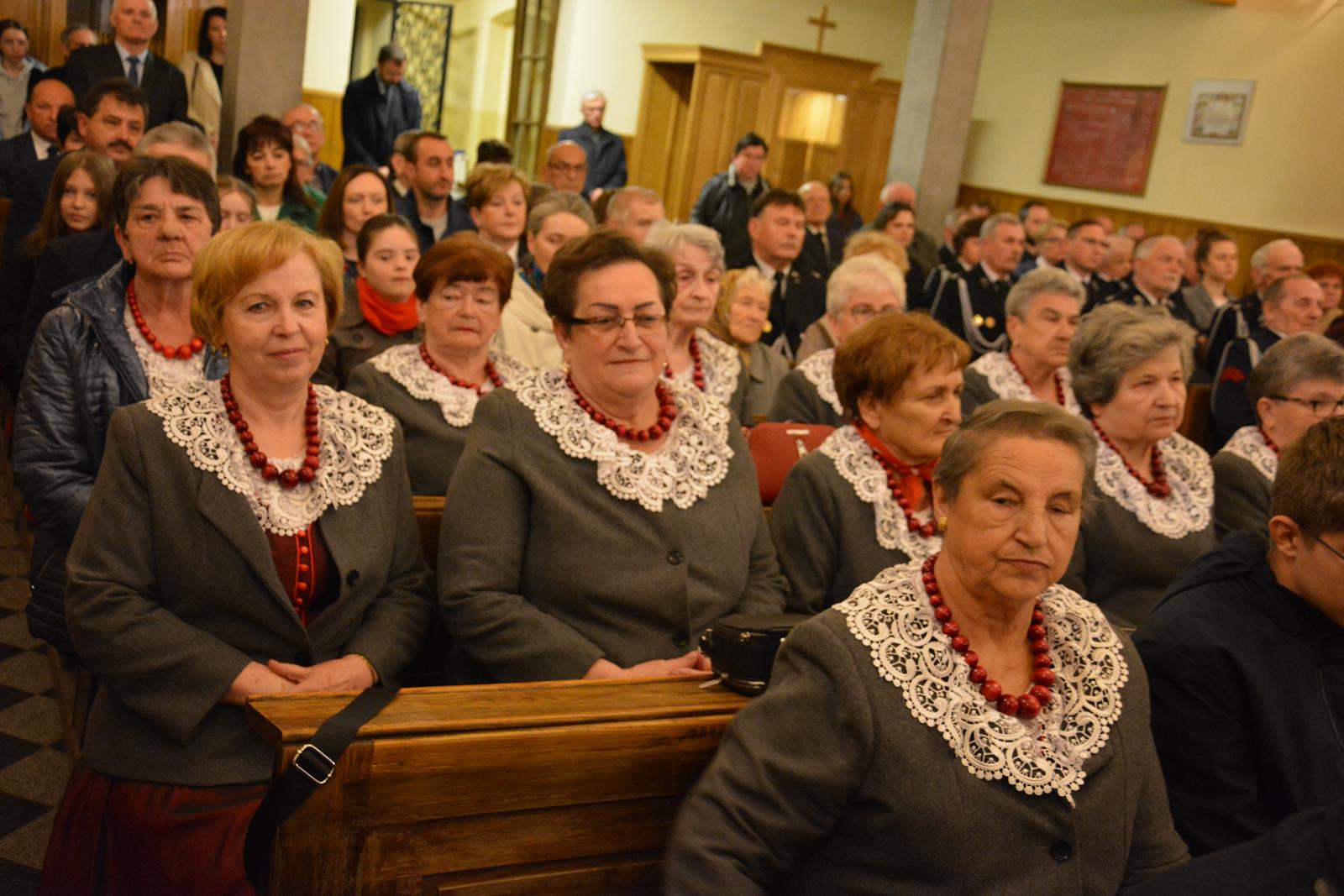 Zdjęcie w kościele pw. Św. Mikołaja w Targoszycach podczas uroczystości 3 maja