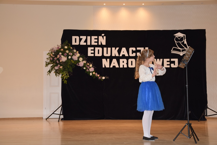 Zdjęcie przedstawia Dzień Edukacji Narodowej