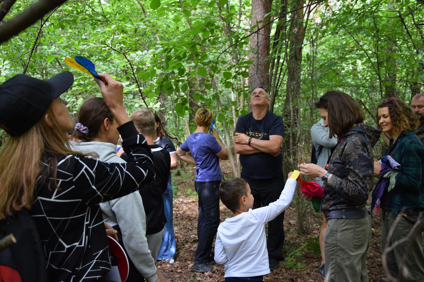 Zdjęcie przedstawia fragment warsztatów Leśna Kąpiel