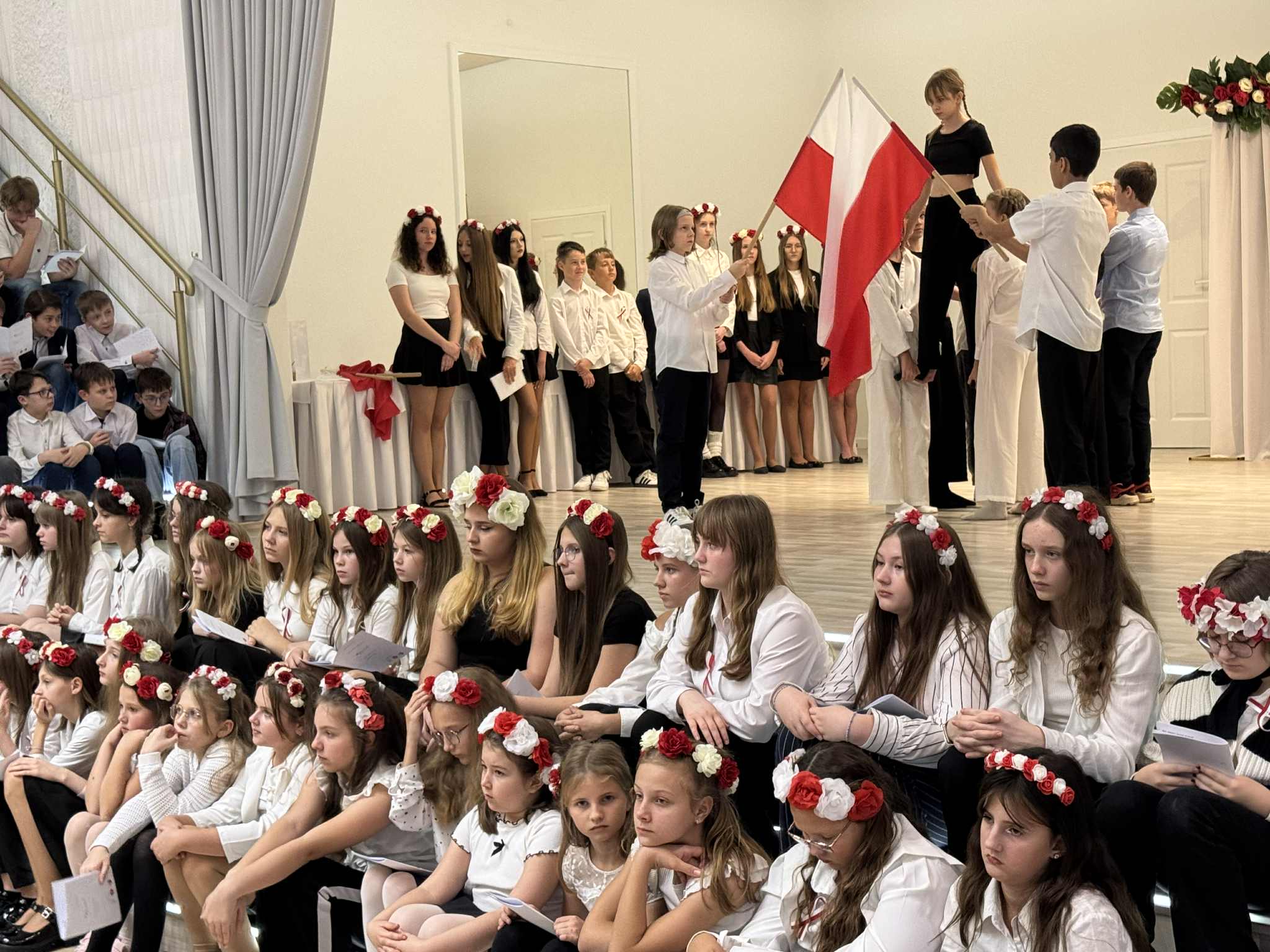 Zdjęcie przedstawia Wieczór Pieśni Patriotycznych