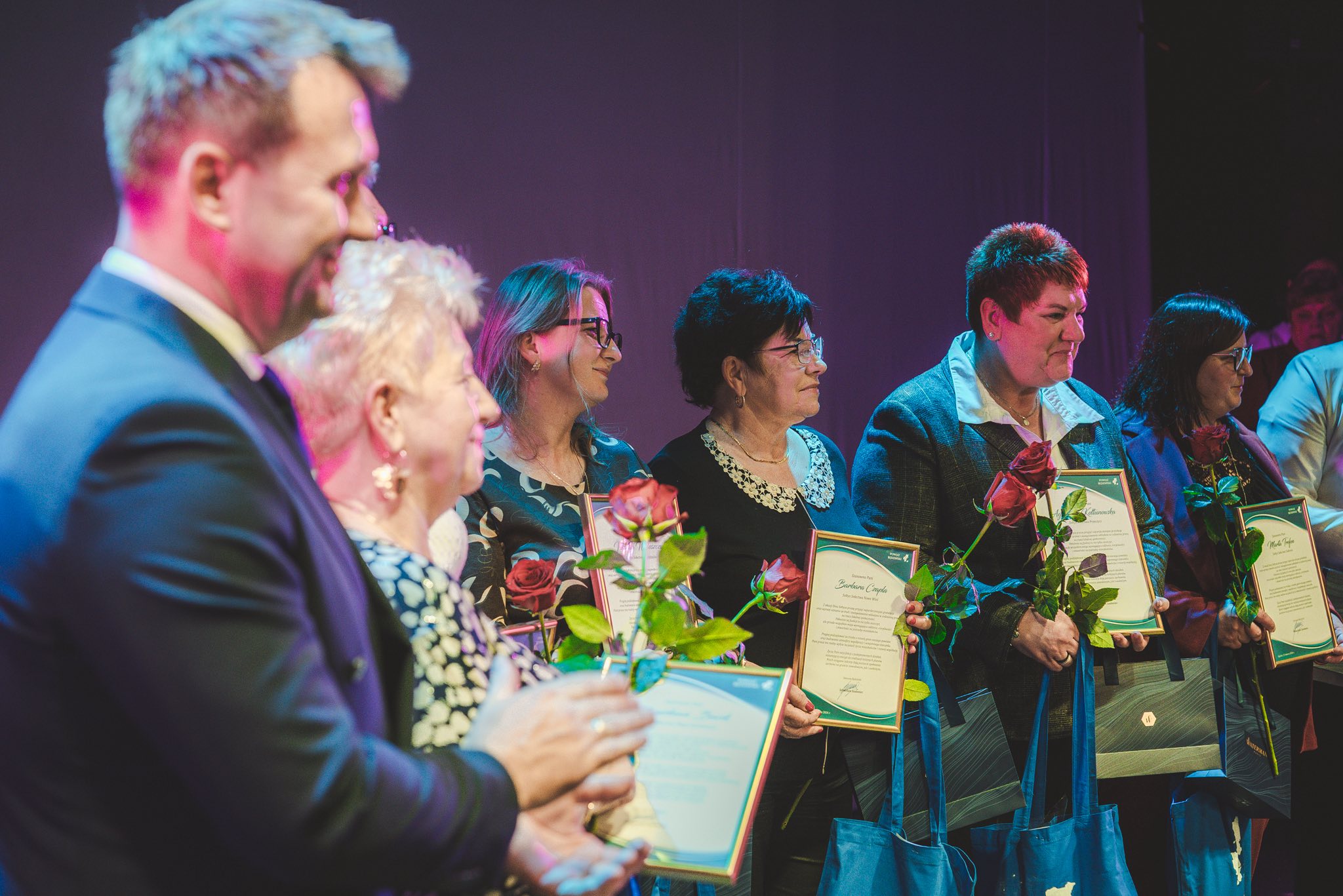 Zdjęcie przedstawia odznaczonych sołtysów z&nbsp;tereny Gminy Mierzęcice