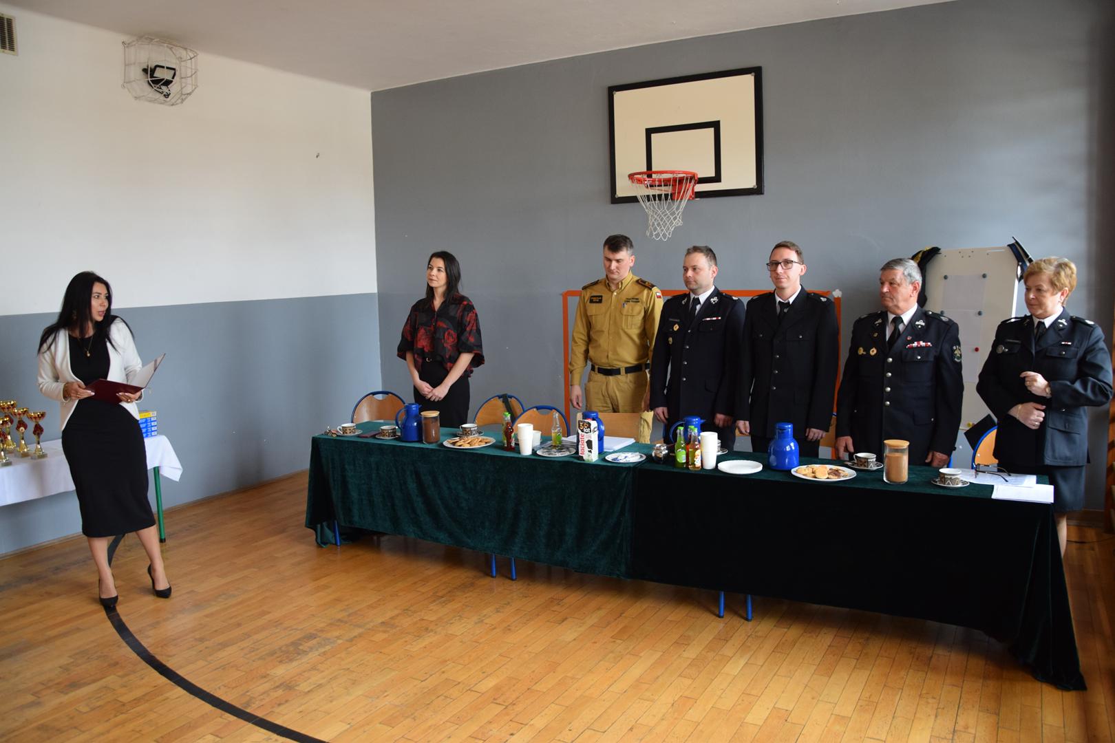 Zdjęcie przedstawia komisję turnieju