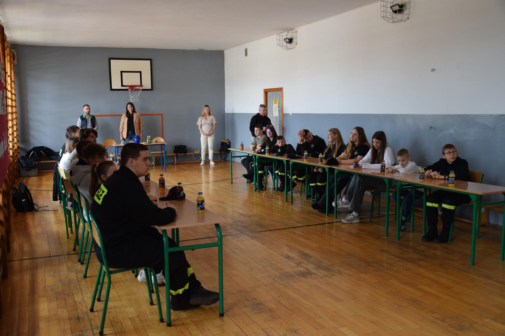 Zdjęcie przedstawia uczestnikó turnieju