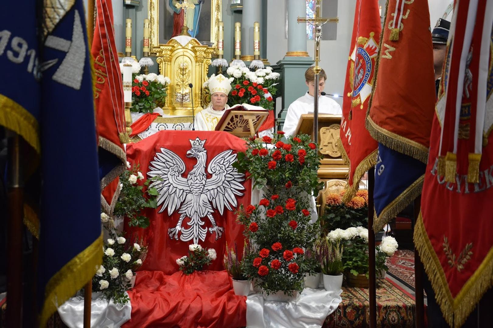 Zdjęcie przedstawia fragment mszy świętej